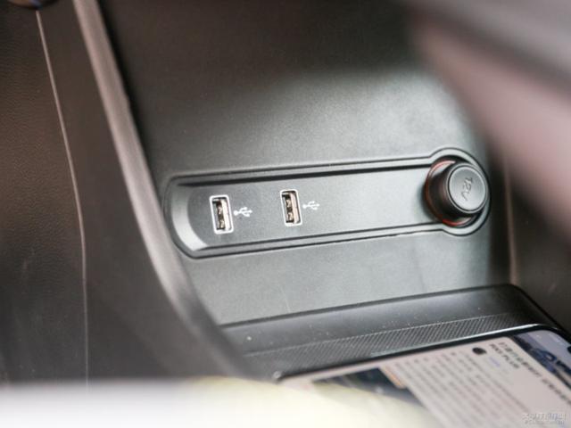 新车标\u002F斑马系统 荣威RX5 PLUS到底香不香？