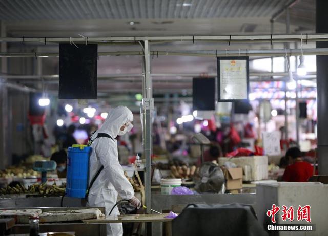 湖北多地农贸市场开展全面消杀工作