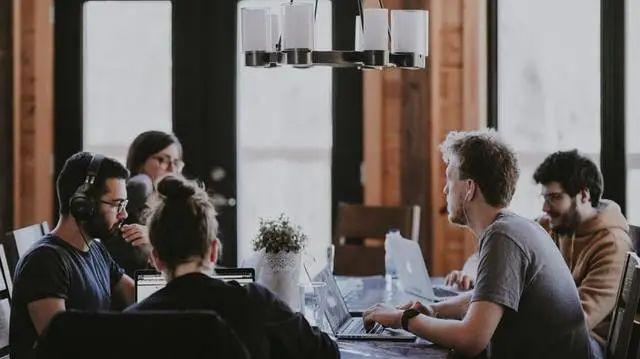 没有退休计划的巴菲特：时间是最好的复利