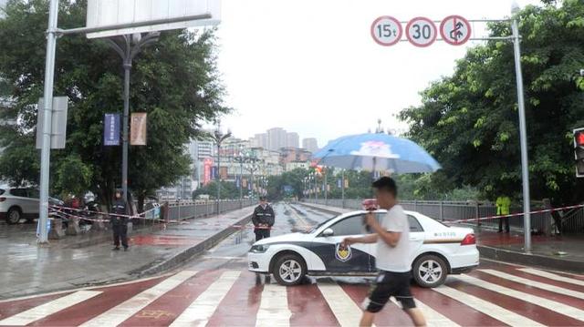 现场丨重庆首次洪水红色预警：一座城的“治与防”