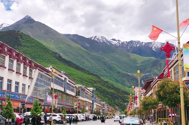 走进“藏地江南”：领略生态林芝，感受幸福生活