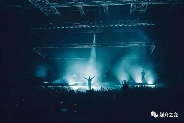 粉丝文化治理，家长和学校不应出现在观众席，