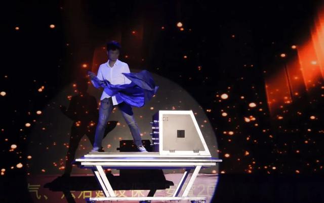 有梦就要追！剧透《全民综艺大舞台》哥哥姐姐