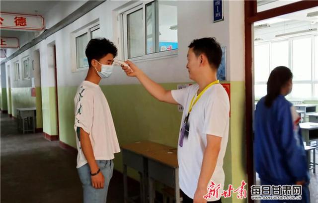 秦州区开展应急演练 确保防疫高考两不误