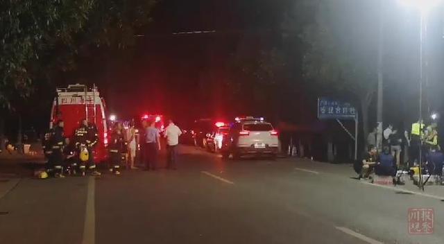 四川鞭炮厂爆炸：现场人员撤至3公里外 已致2人重伤4人轻伤