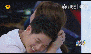 贾玲最出圈的综艺救场！“抢镜”帮关晓彤化解尴尬，这情商无敌了