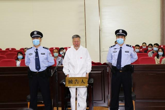 “长期跑官要官”的“老公安”受审：受贿超2000万，行贿114万