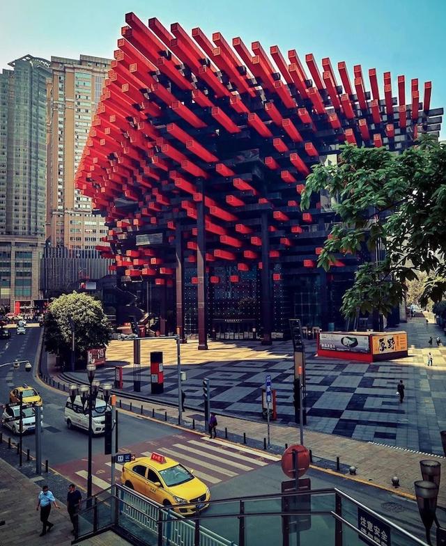 重庆48小时 |在这座火辣的城市里，体验它的5D魔幻感