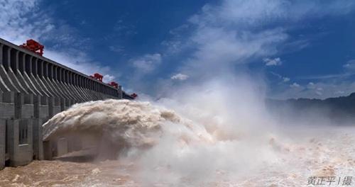三峡水库加剧了重庆、武汉等上下游的洪灾吗？