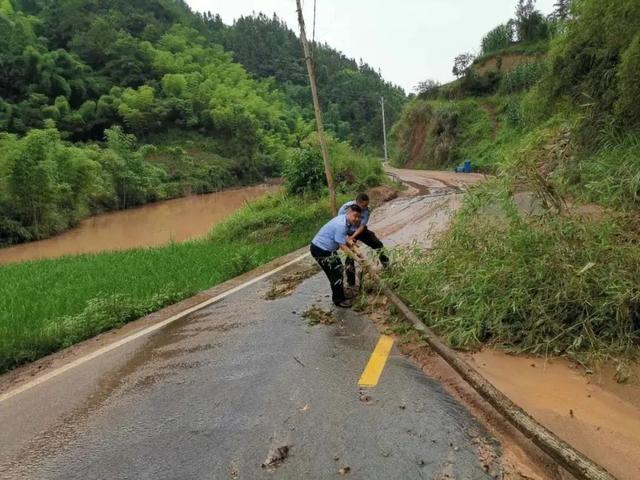 重庆|渝中警讯丨闻“汛”而动 重庆警方开启“抗洪”模式