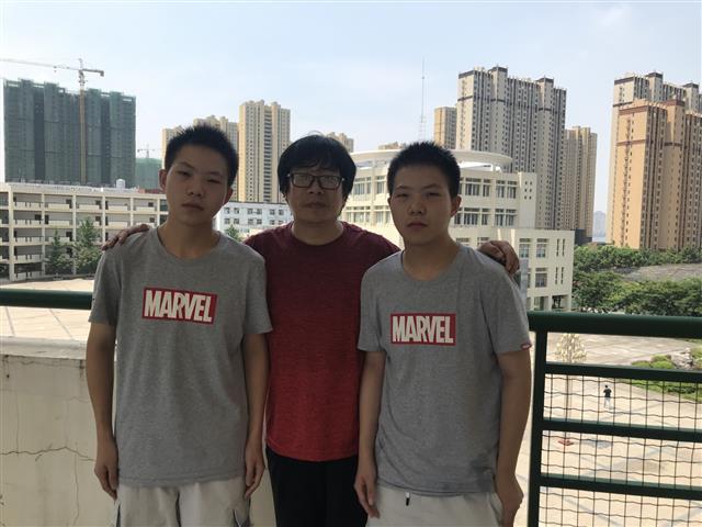 兄弟|武汉双胞胎兄弟高考同获664分