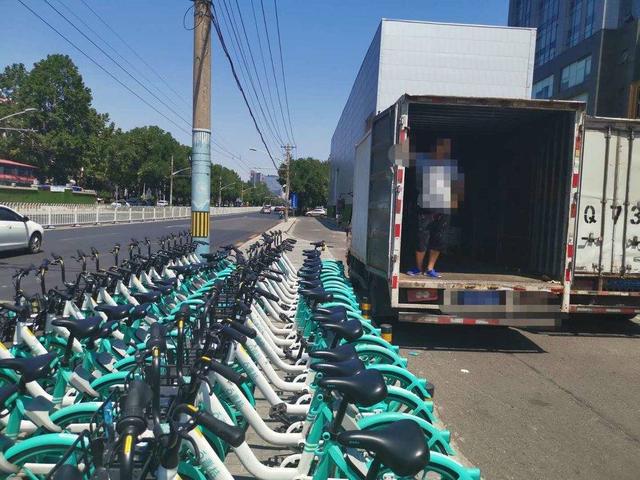 小藍車反圍剿：下沉、聯(lián)姻、阿里味