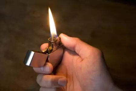 重庆|蜀黍提醒丨车里这样东西，别再放了！