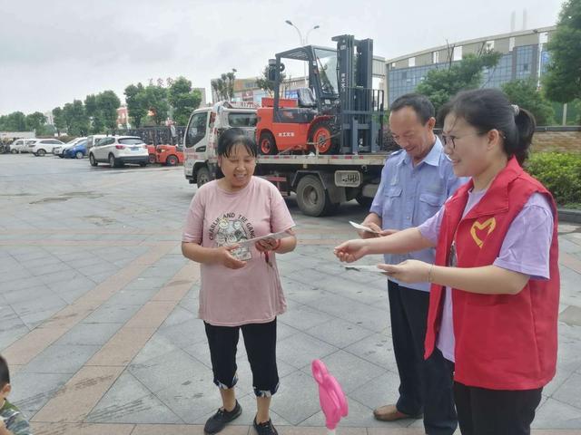 赛城湖管理处阎家渡社区：普及中医药法 倡导健康生活