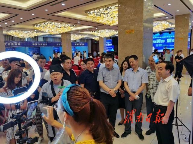 合陽(yáng)：電商助農(nóng)彰顯魅力 精心準(zhǔn)備為民而來(lái)