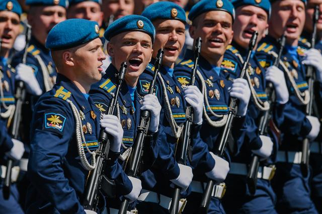 俄罗斯说任何导弹来袭都可能触发核反击