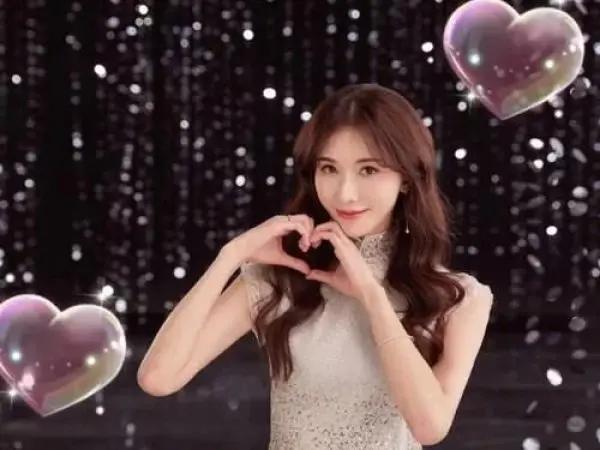 44岁高调嫁给日本男友，在国内人气一落千丈，林