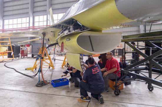 旧瓶装新酒，简化严重，防守有余，进攻不足的美制F16V战斗机