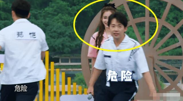 叫杨颖不尊重，叫baby姐普通，快来学学郭麒麟叫法，亲密的刚好