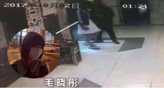 毛晓彤新恋情疑曝光？被拍和小鲜肉一起同回住所，戏里戏外姐弟恋