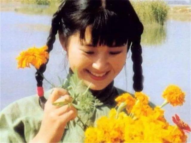 51岁的许晴：情史如此丰富，为何至今仍单身？网友表示：不敢娶