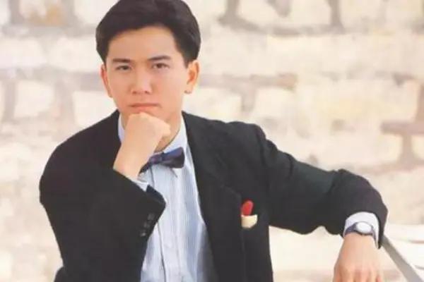 用7年逼退原配成功上位，嫁豪门不到3年，全身长肿瘤死丈夫怀中！