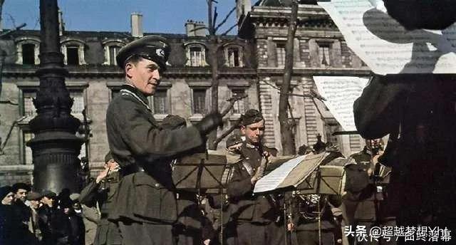 纳粹德军占领下的巴黎，法国人好像很欢迎德军