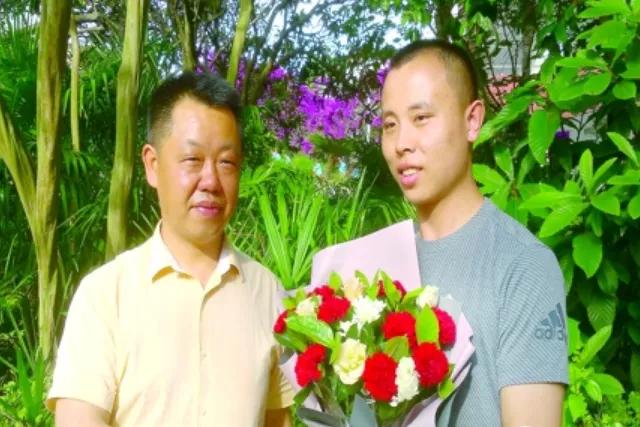 社会应取下有色眼镜，中职生已考上了985、211、还有清华大学