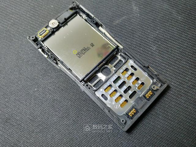 内置机械硬盘！诺基亚曾经的黑科技手机N91详细拆解+硬件简单分析