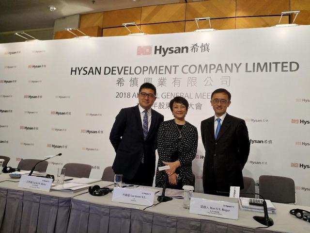 父亲去世前花385万买下一座山，他推平建商场，