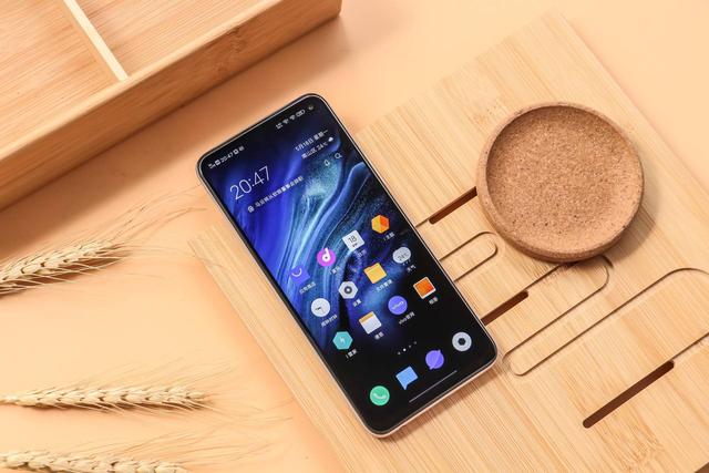 相见恨晚？iQOO Z1轻松驾驭各种大型手机游戏，帧