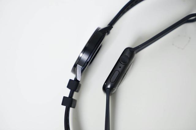 鸡蛋碰石头？荣耀MagicWatch 2对比Apple Watch Series