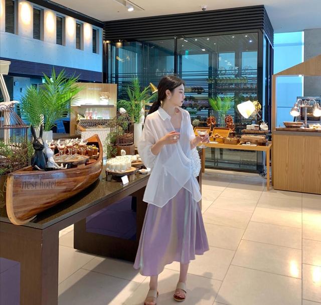 出门不知穿什么？十组显气质的穿搭模板，简约干净又百搭