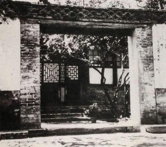 鲁迅在北京八道湾花3500大洋买的一套房子，现在值多少钱？