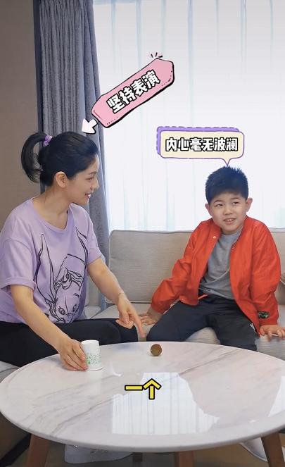 胡可算是娱乐圈当中最接地气的了吧，私下的样子太生活，真不做作