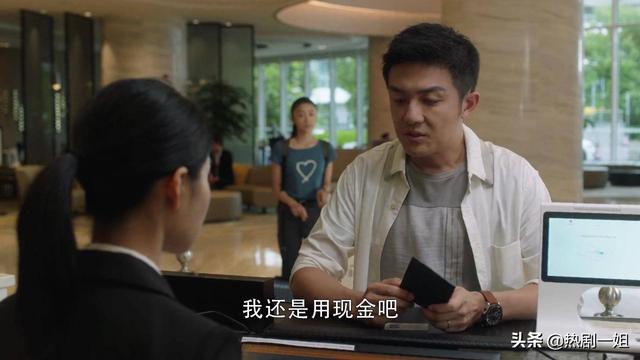 漫妮晓芹撞见许出轨，不敢告诉顾佳：发现闺蜜老公出轨，要不要说