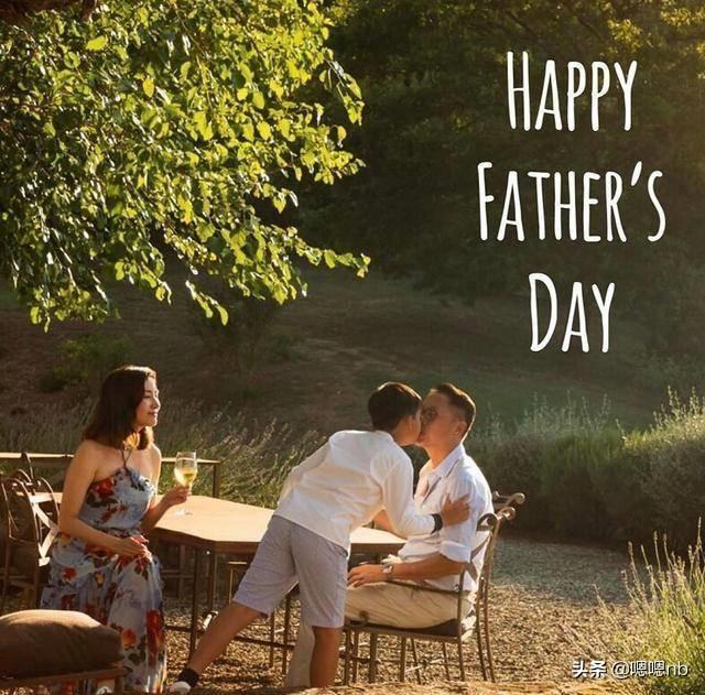 李嘉欣晒全家福画面温馨，甘比21亿身价做慈善，没有硝烟之争