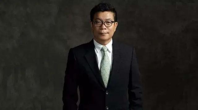 影视行业大考！董事长卖画又卖楼，“影视第一