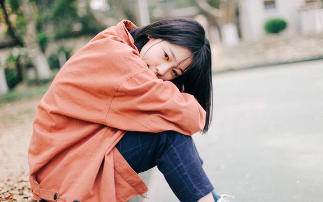 女人经常和你开这4个“玩笑”，证明她对你有意思，千万别傻了