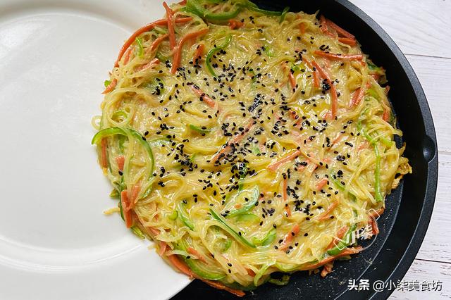 土豆丝别炒了，打2个鸡蛋，不炖不炒不凉拌，我家早餐经常做着吃