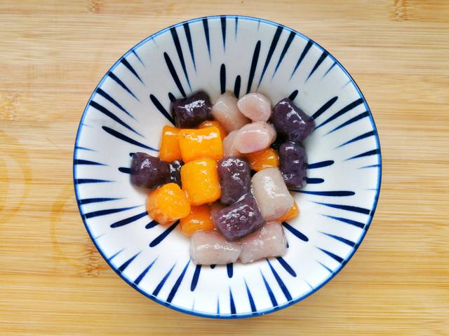 一杯网红奶茶28元，自己在家做超简单，料足成本低，一杯管饱