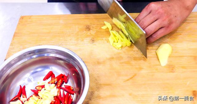 想要腌出又脆又香的腌萝卜，方法只需要记住这几个步骤