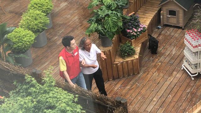 最温馨的综艺“忘不了餐厅”回归，黄渤是店长，还有神秘嘉宾入驻