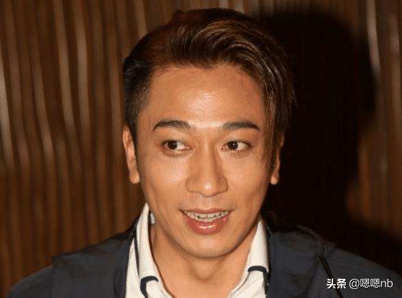 吴卓羲去黄宗泽饭店从不付钱，服务员默认，说