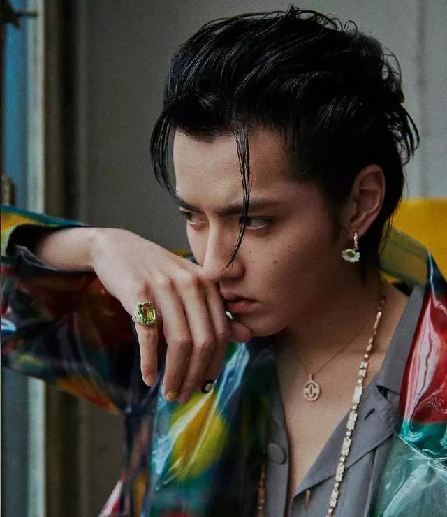 《青簪行》杨紫杀青，被曝将跟徐峥合作，吴亦凡却还在忙拍摄？