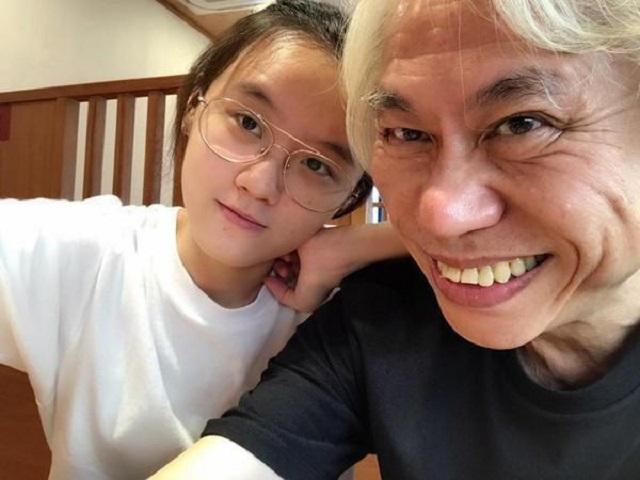 年纪相差40岁，交往7年依然幸福，这对儿“爷孙