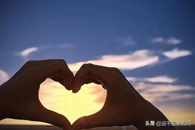 “你能不能在床上出点声?”