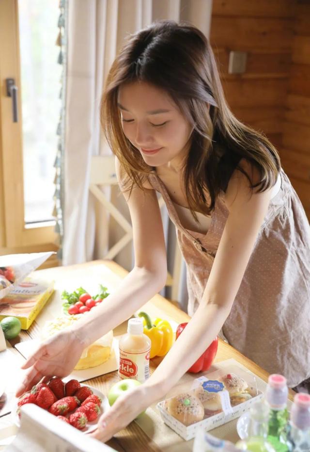 生孩子是女人的义务？秦岚回应称：我的子宫使