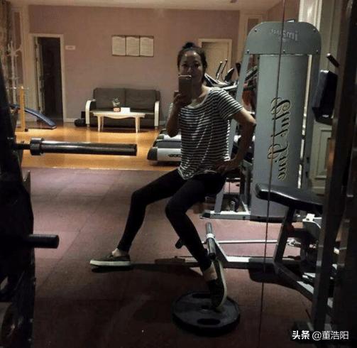 香港房价有多恐怖，看看香港张卫健的家，你就