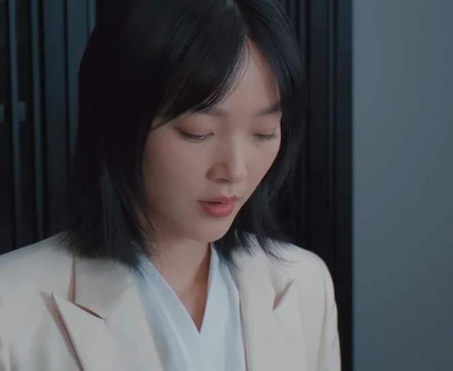 快进着看完《三叉戟》，我默默的给打了两分